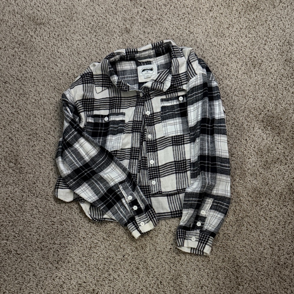 American Eagle Outfitters Cropped Black and White Flannel Size L